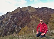 54 Dalla panoramica dorsale vista sul Due Mani 